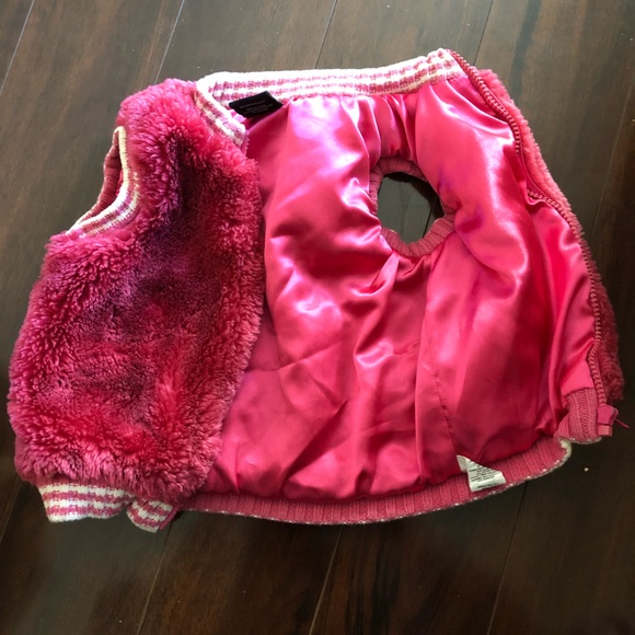 EUC Childrens Place Dark Pink zip up fluffy vest with pockets  Girls 3T - Picture 4 of 4